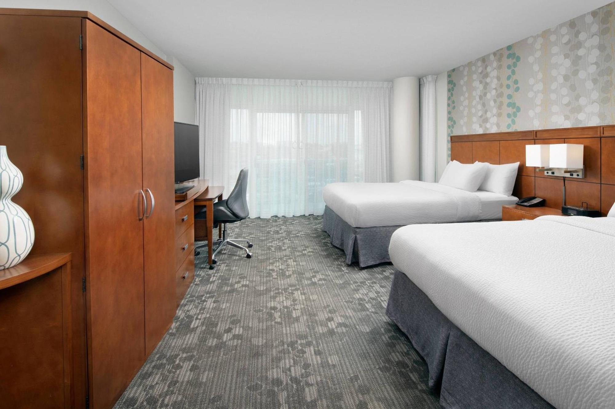 Courtyard By Marriott Ocean City Oceanfront Exterior photo